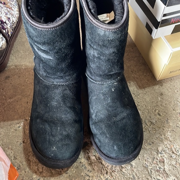 Ugg boots - Picture 2 of 3